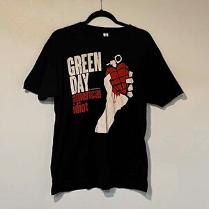 Green Day shirt